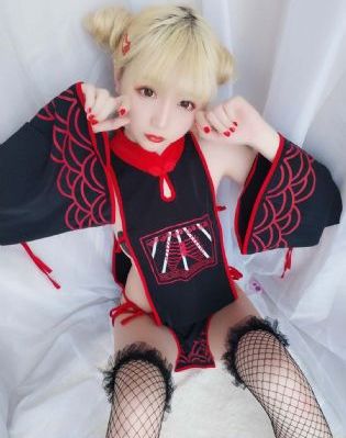 五月拍摄沟厕美女嘘嘘_BD韩语超清免费观看
