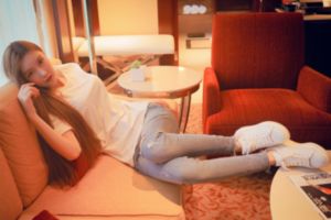 娇妻被领导抱进卧室3p在线视频_BD韩语全集免费播放