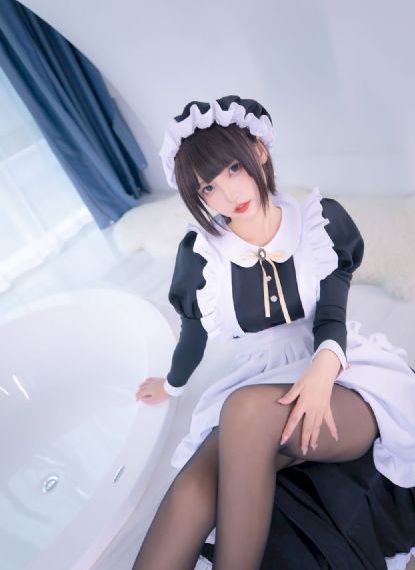 欧美水中美女摄影_超清高清免费观看