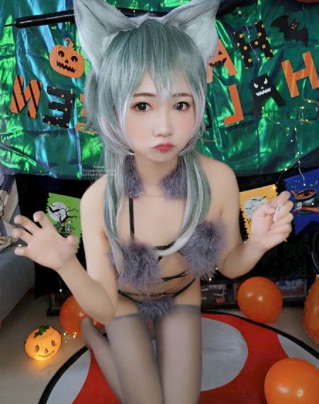 国产帅哥情侣_十万网红美女美酱