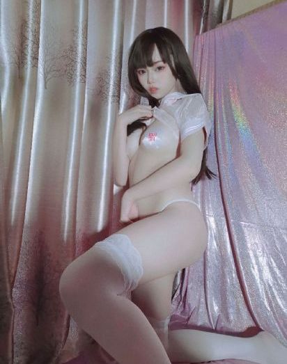 欧美白色丝袜_未删减完整版