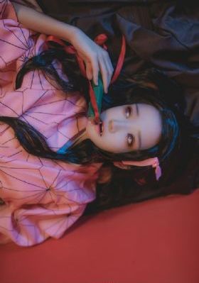 qq皮肤欧美女生大图_1080P在线观看高清